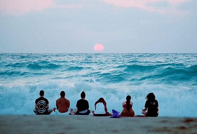 Méditation de groupe au couchant, Reikoeur